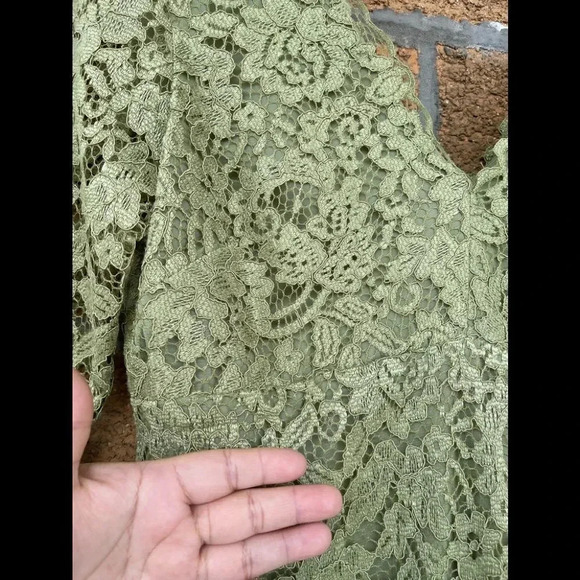 Betsey Johnson Green Lace Bell Sleeve Dress size 4 - Picture 4 of 10